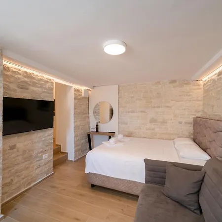 Christian Studio Apartments Umag Exterior photo